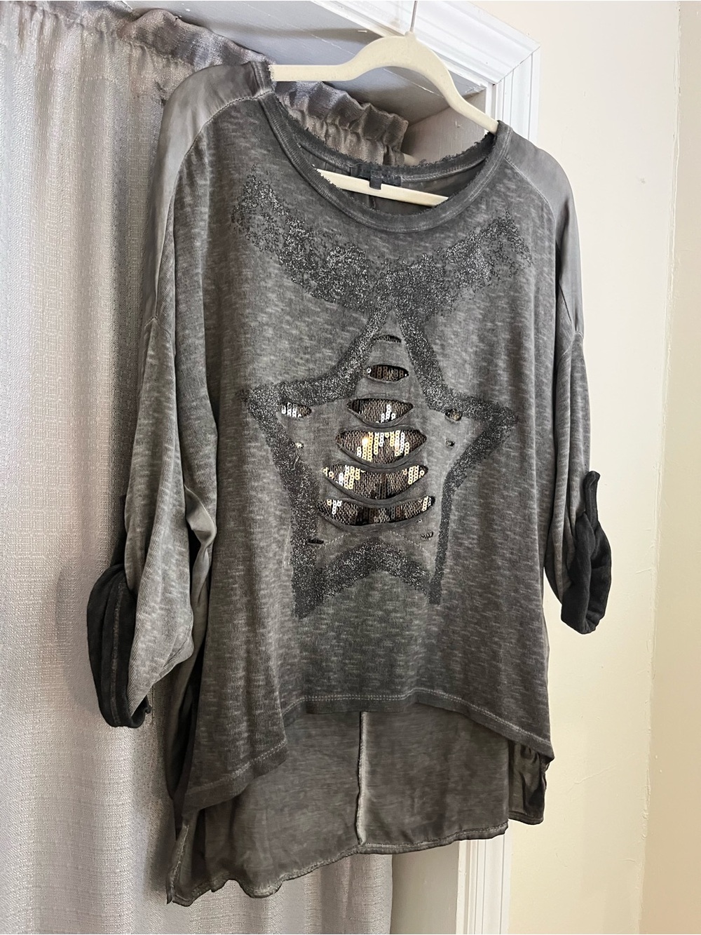 Tempo Paris Grey Star Sequin Silk Blend Top M